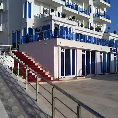 Aler Holiday Inn Sarandë Exteriér fotografie
