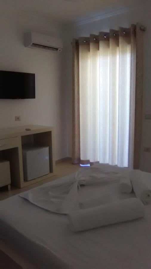 Aler Holiday Inn Sarandë Exteriér fotografie
