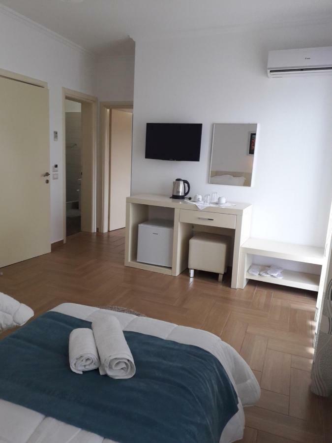 Aler Holiday Inn Sarandë Pokoj fotografie